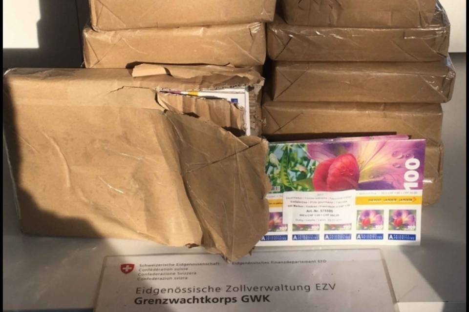 Sequestrati 80'000 falsi francobolli