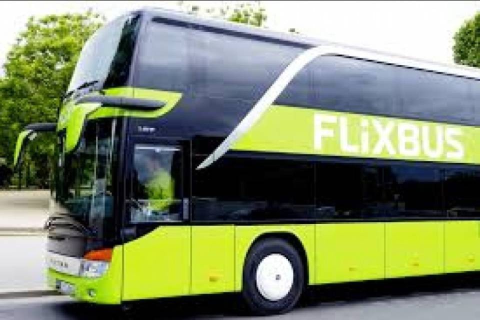 Passeggero sale a Zurigo e scende a Basilea, multata FlixBus