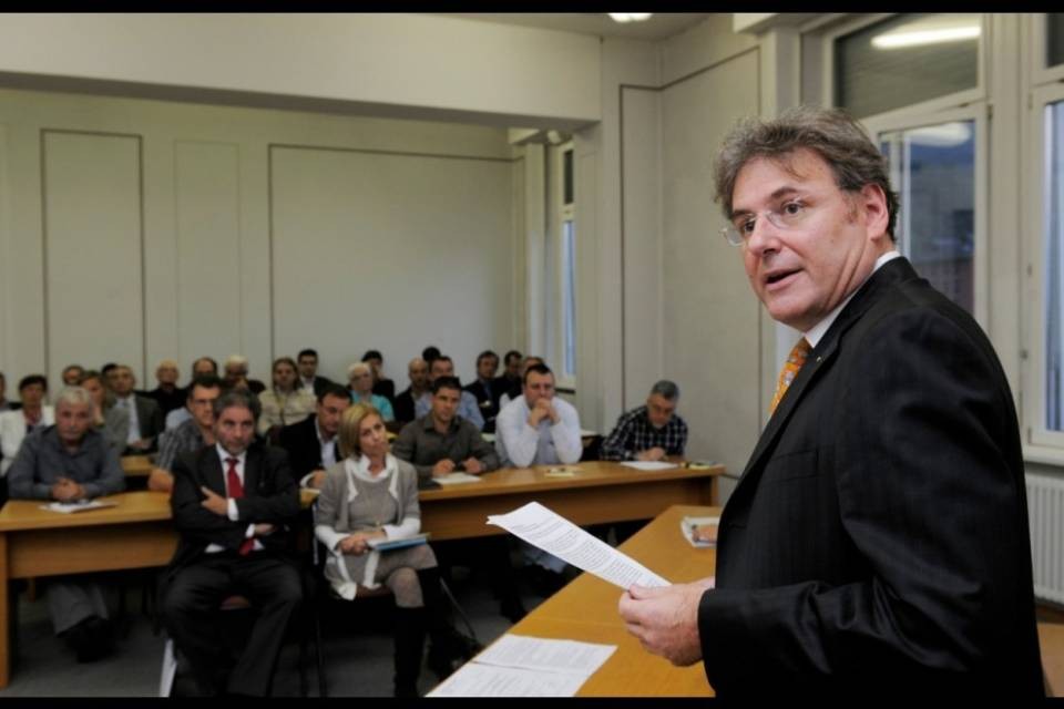 Legge commesse pubbliche, "Inutile burocrazia"