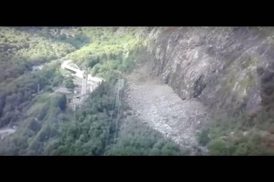Frana in Valle Spluga, ancora 1500 persone isolate