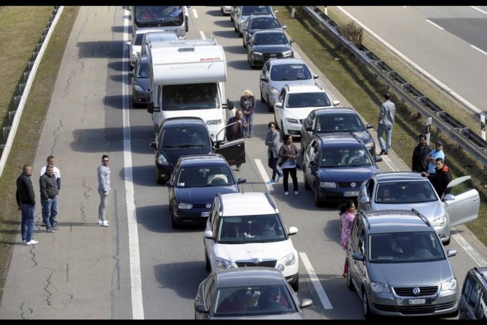 Aumentano i veicoli in Svizzera: quasi 6 milioni