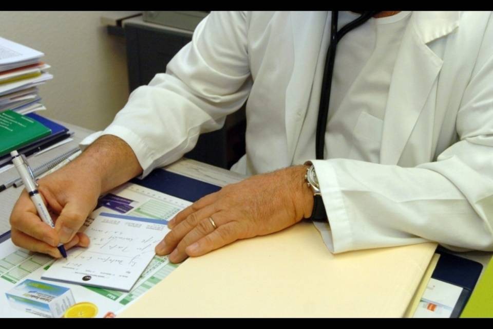 "Guarire" dall'omosessualità, medico nei guai