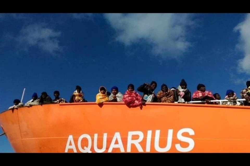 La Aquarius ammaina la bandiera