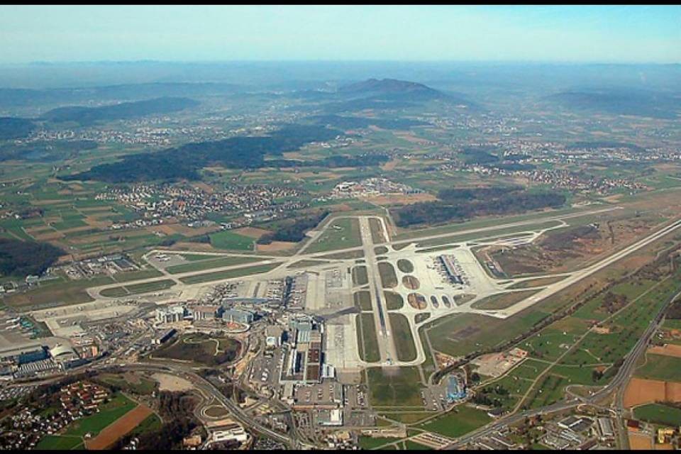 Aeroporto di Zurigo, basta misure contro il rumore