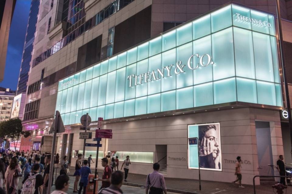 Il colosso Lvmh punta a Tiffany