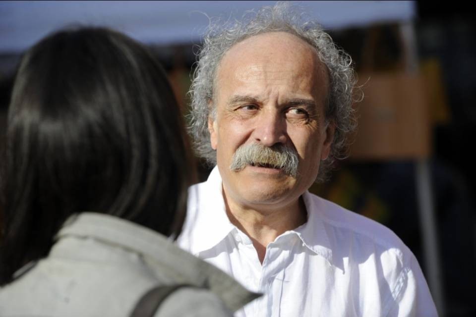 "Non abbiamo le firme, ma le consegnamo lo stesso"