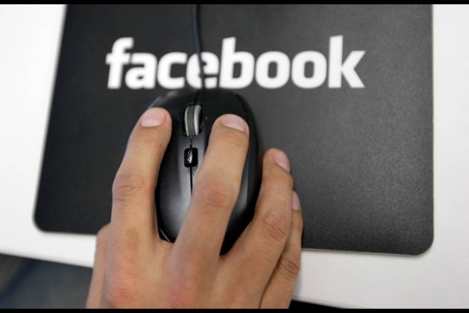 Social network? Per il Parlamento va bene così