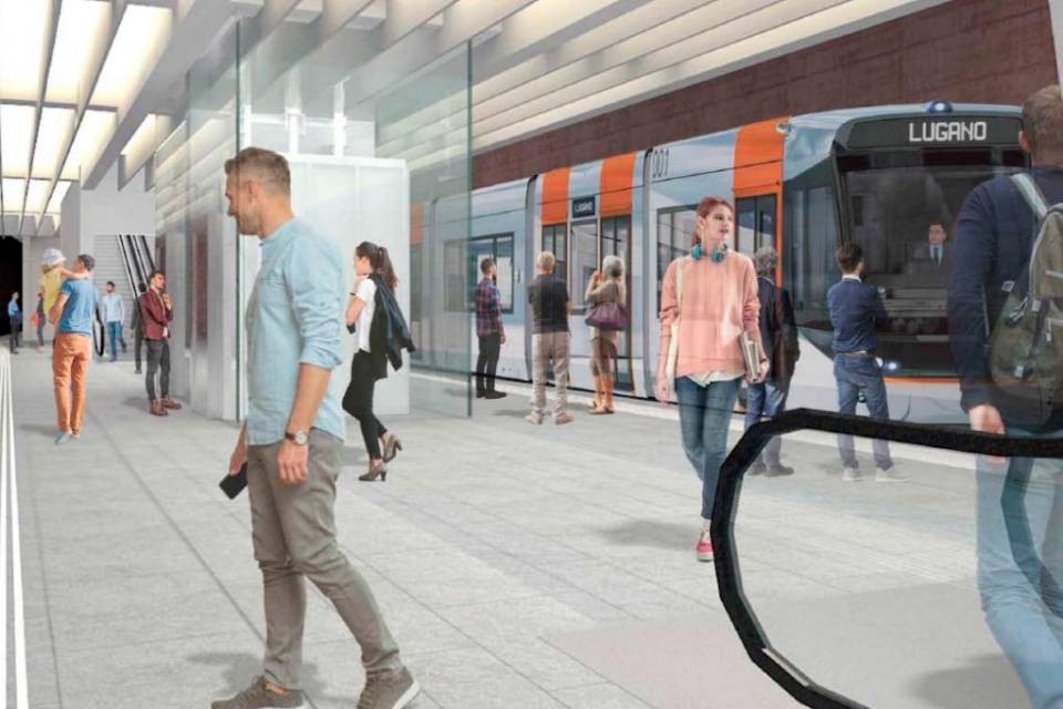 La fermata alla stazione di Lugano, situata nel sotterraneo e collegata attraverso ascensori e scale d’accesso