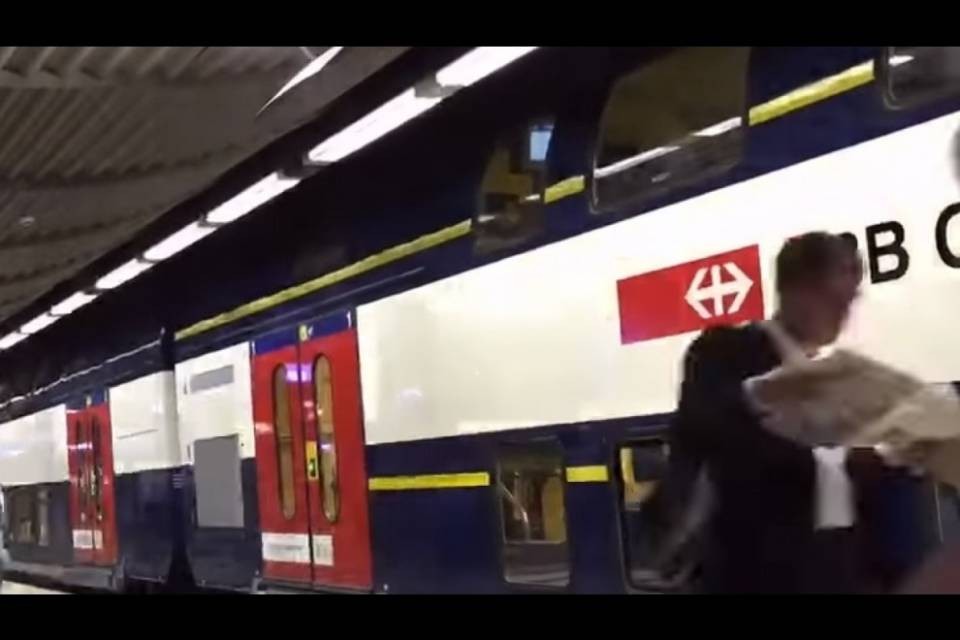 In piedi sul treno causa... mancanza di personale