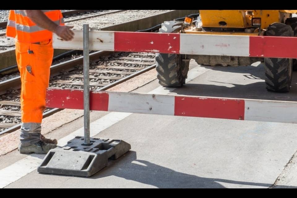 Le FFS sostituiscono un ponte ferroviario a Minusio