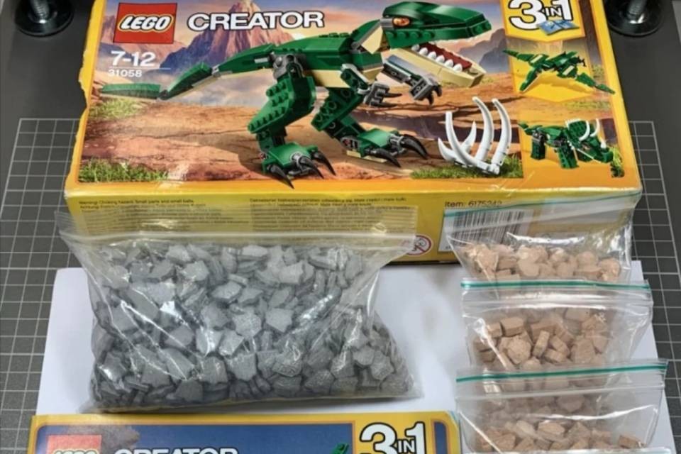 Al posto dei mattoncini Lego oltre 1'000 pillole di ecstasy