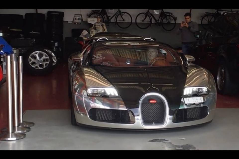 Cosa si prova a guidare una Bugatti da 2,5 milioni di fr?