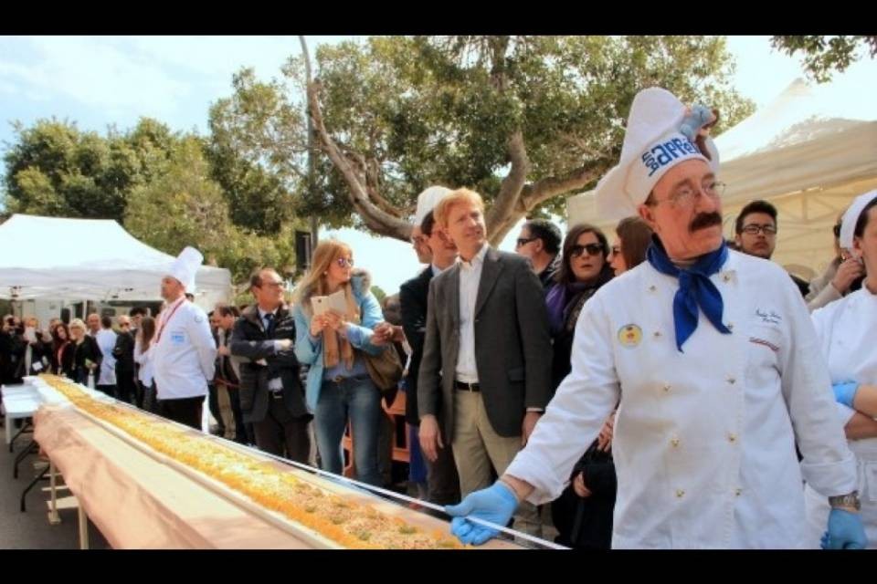 Una torta lunga oltre seicento metri