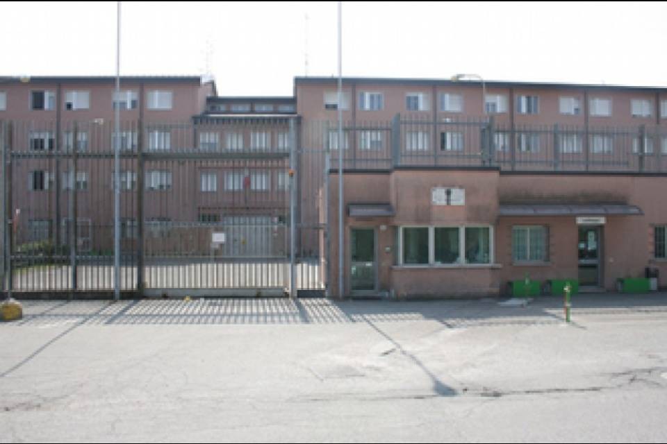 Transessuale manda 4 agenti all'ospedale
