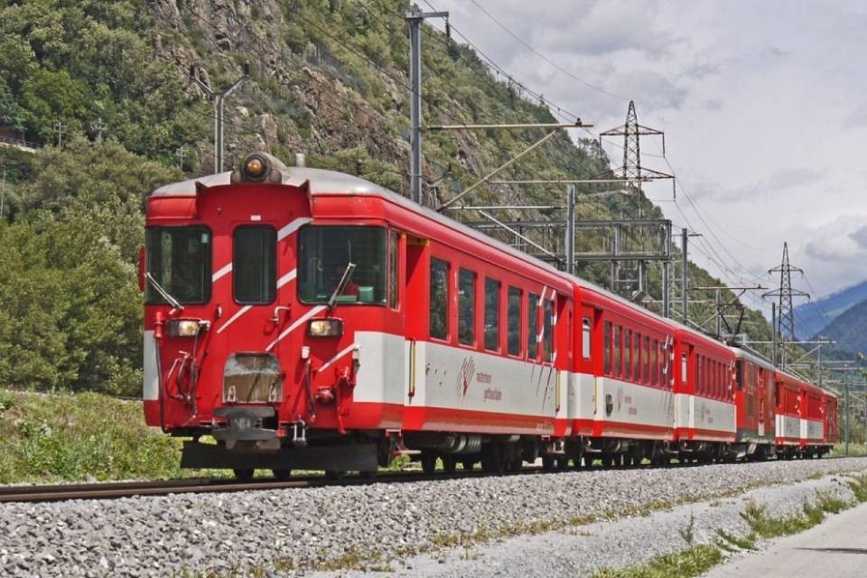 Le Officine rinnoveranno le locomotive MGBahn