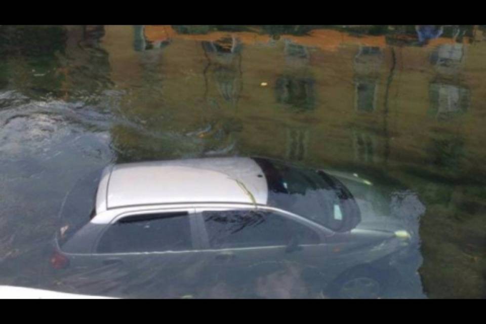 Morta la donna salvata dall'auto finita in acqua