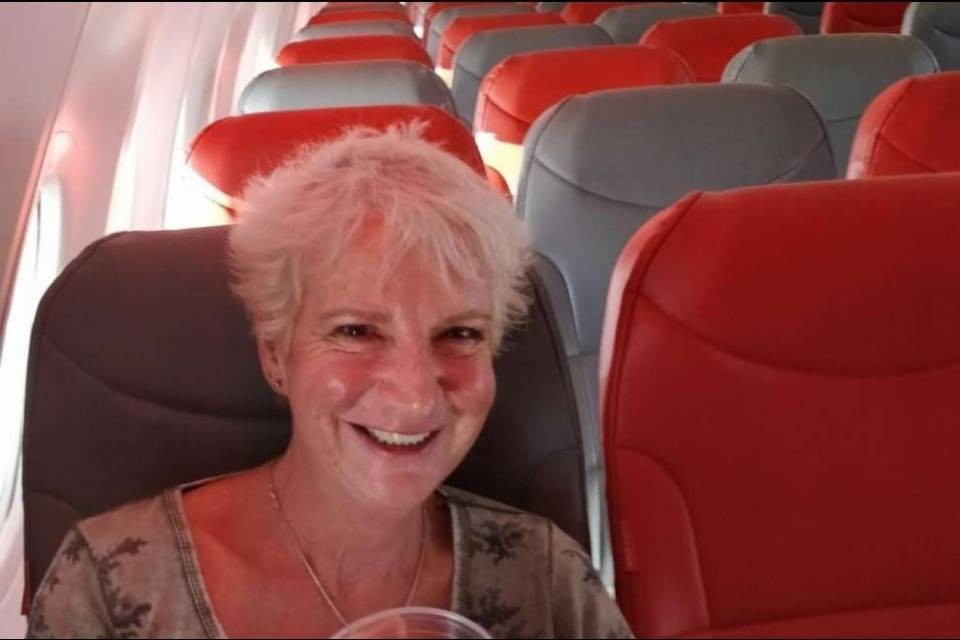 Da sola su un aereo, per 60 franchi