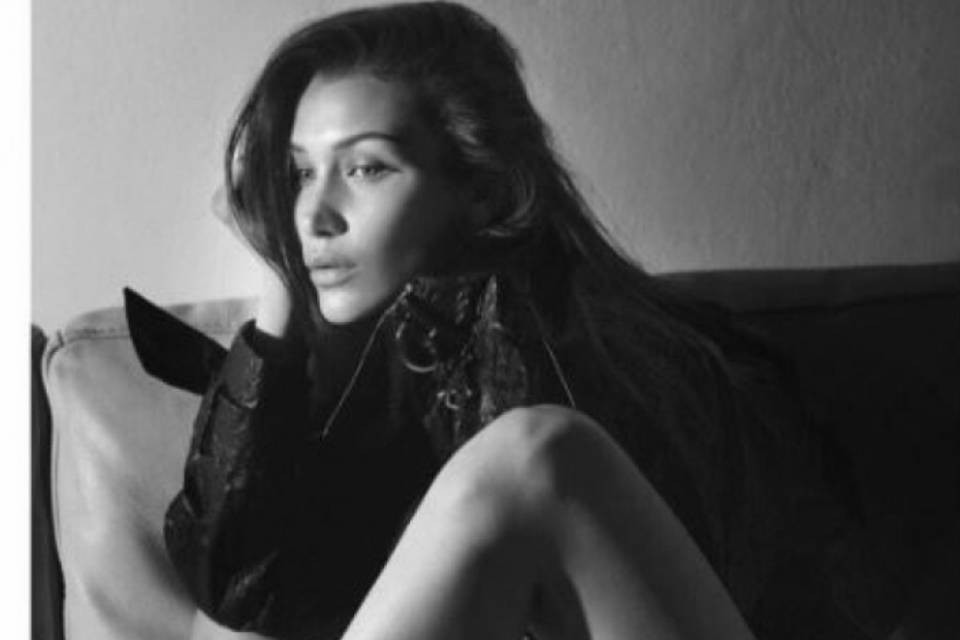 Vogue dedica la cover a Bella Hadid
