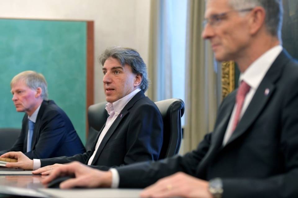 Retribuzioni ai dirigenti: "Informazioni scorrette"