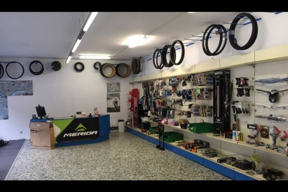 All'asta un negozio di biciclette