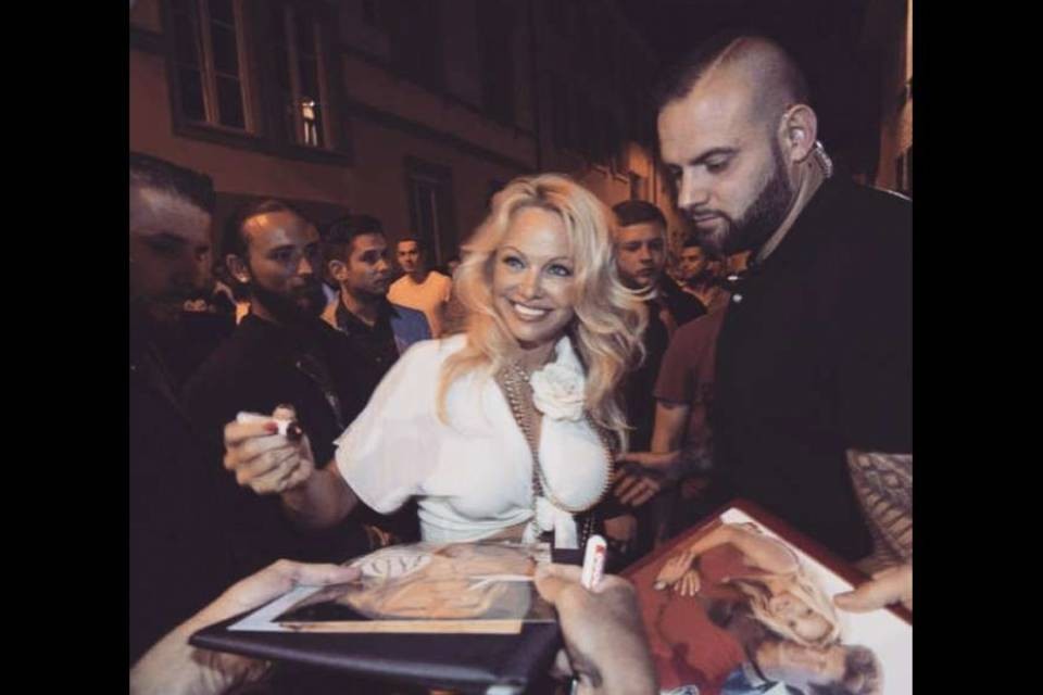 Pamela Anderson scalda San Gallo
