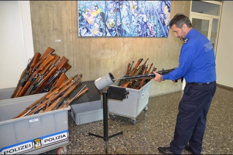 Riconsegnate 190 armi nei Grigioni