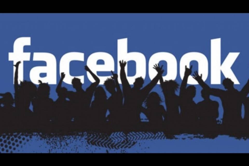 Facebook come 'Grande Fratello', svela i segreti di famiglia