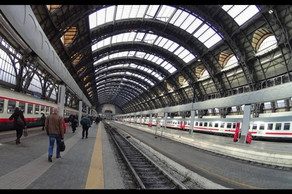 Treni in tilt in tutta Italia, "sabotaggio anarchico"
