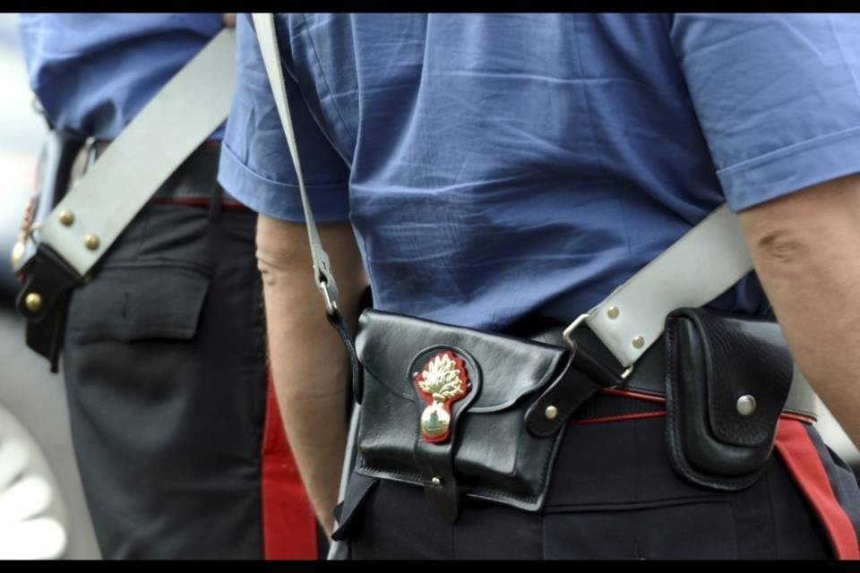 Allarme bomba in una scuola del Varesotto