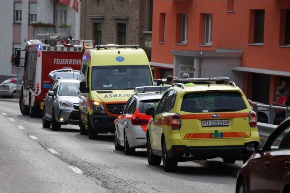 Principio di incendio in una cucina a Davesco Soragno