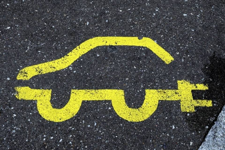Boom di auto elettriche in marzo