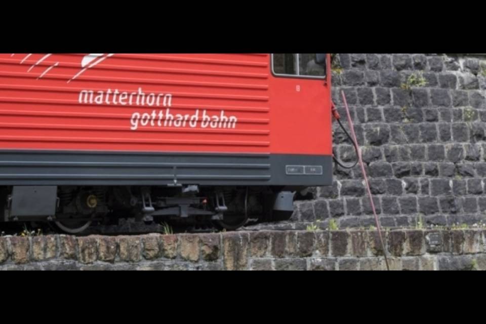 VS: collisione tra due treni della Matterhorn Gotthard Bahn