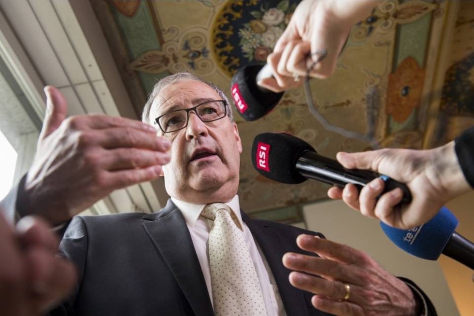 Il New York Times ironizza sull'inglese di Parmelin