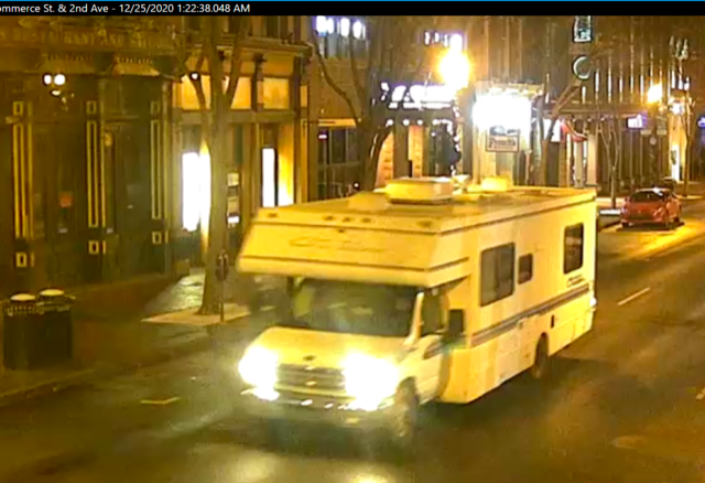 Il camper fatto esplodere. Foto Twitter polizia metropolitana di Nashville