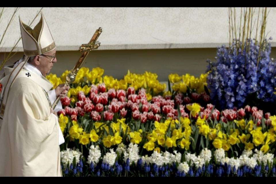 Pasqua, l'appello alla pace del Papa