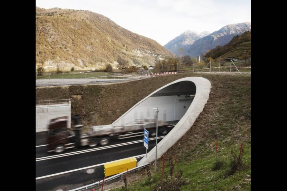 L'inaugurazione dell'USTRA è "una festa privata"