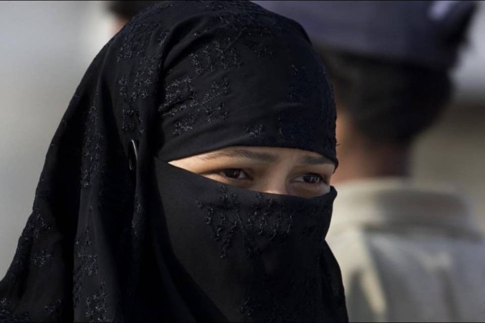 Germania: no a professoressa in niqab