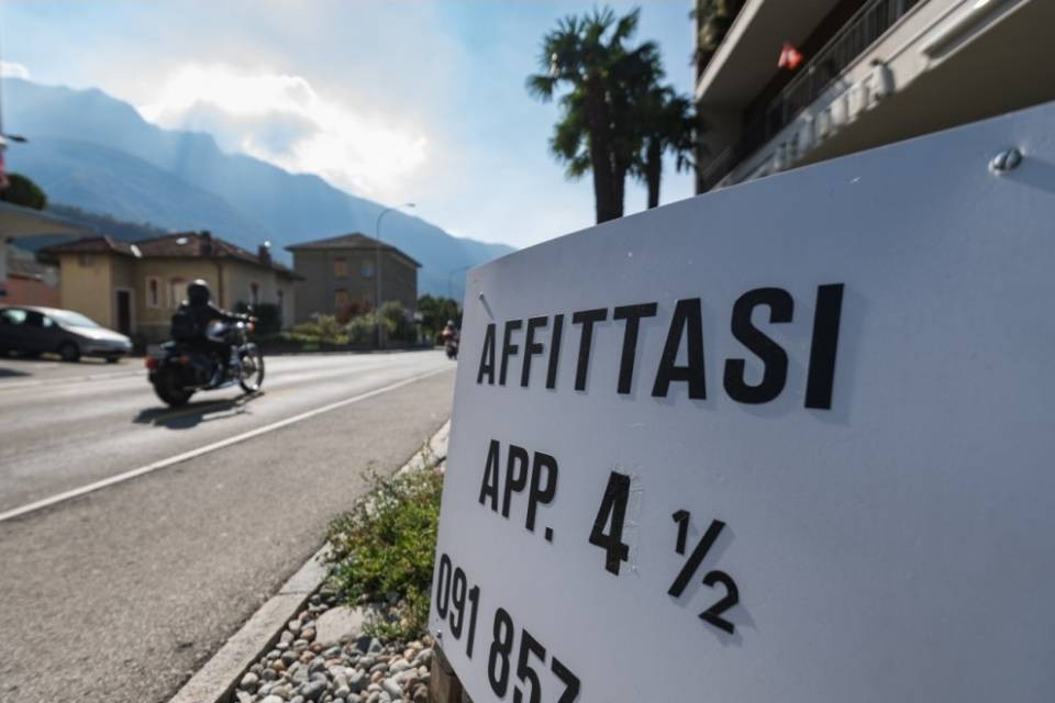 Aumenta lo sfitto: "Il problema i giovani che vanno via dal Ticino"