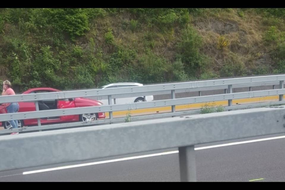 Auto in panne prima della galleria del Ceneri: disagi al traffico