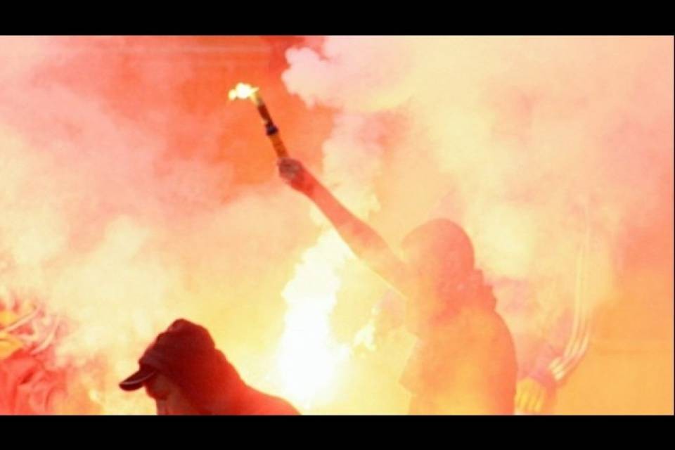 Lo Young Boys vince e i tifosi aggrediscono i poliziotti