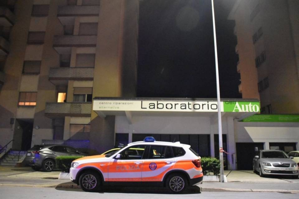 Bellinzona: donna cade da un palazzo, morta sul colpo