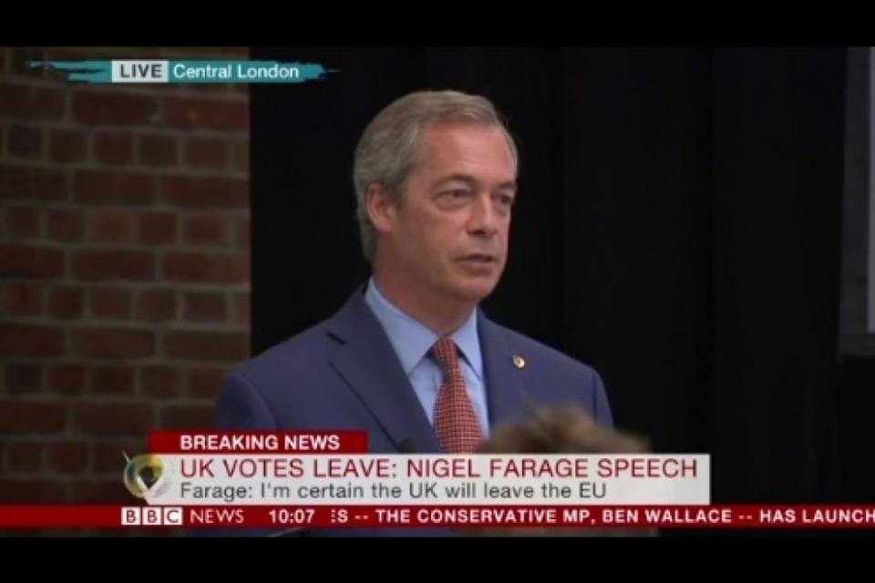 Nigel Farage si dimette