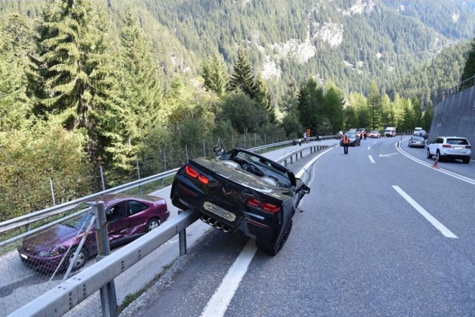 Grigioni: quattro vetture coinvolte in un incidente