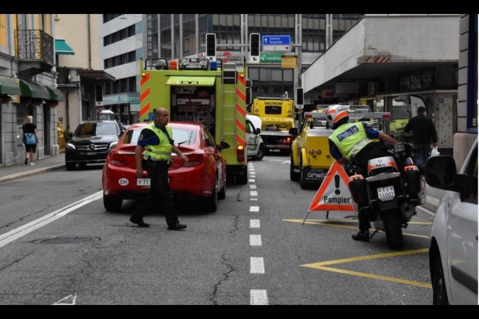 Scontro in centro a Lugano, tre feriti