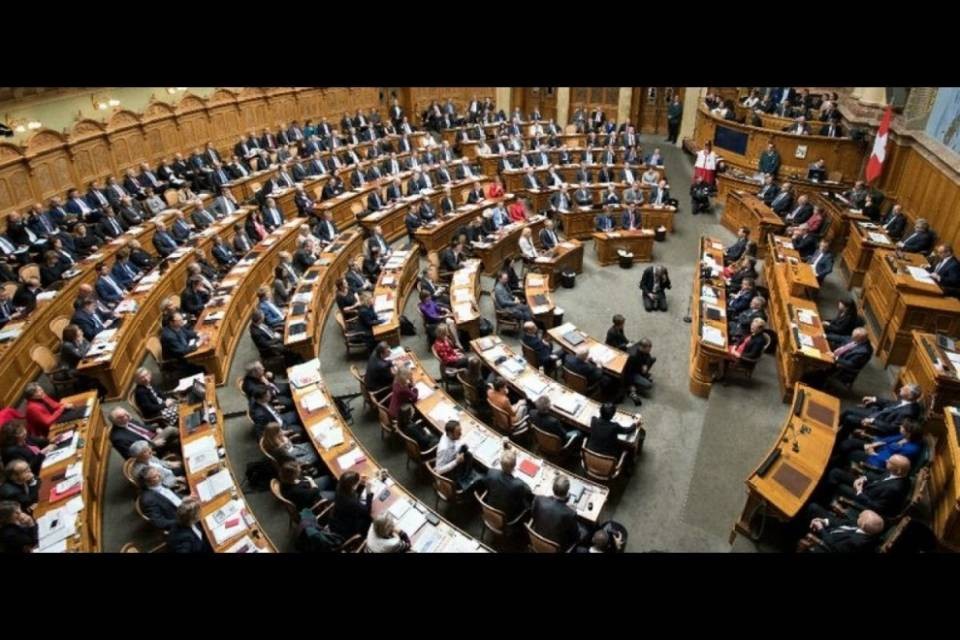 "Ex membri del CF non accettino mandati legati alla carica"