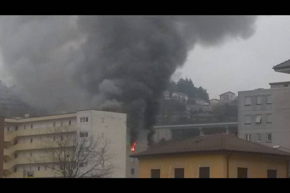 Incendio innescato da una granata?