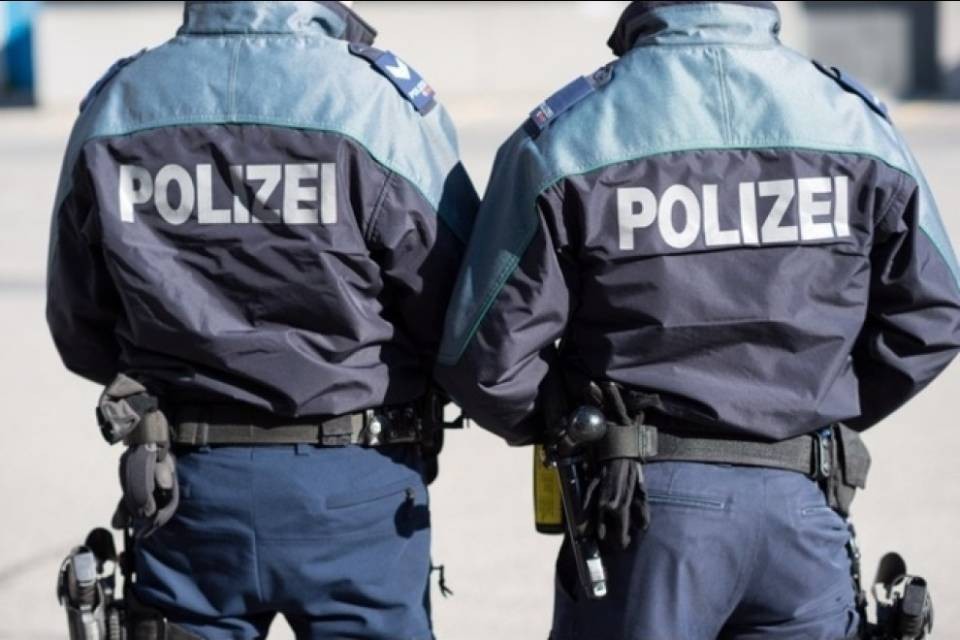 Ragno in camera da letto, interviene la Polizia