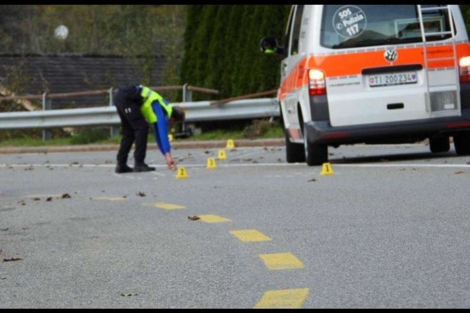 Finisce in una scarpata, incidente mortale a Malvaglia