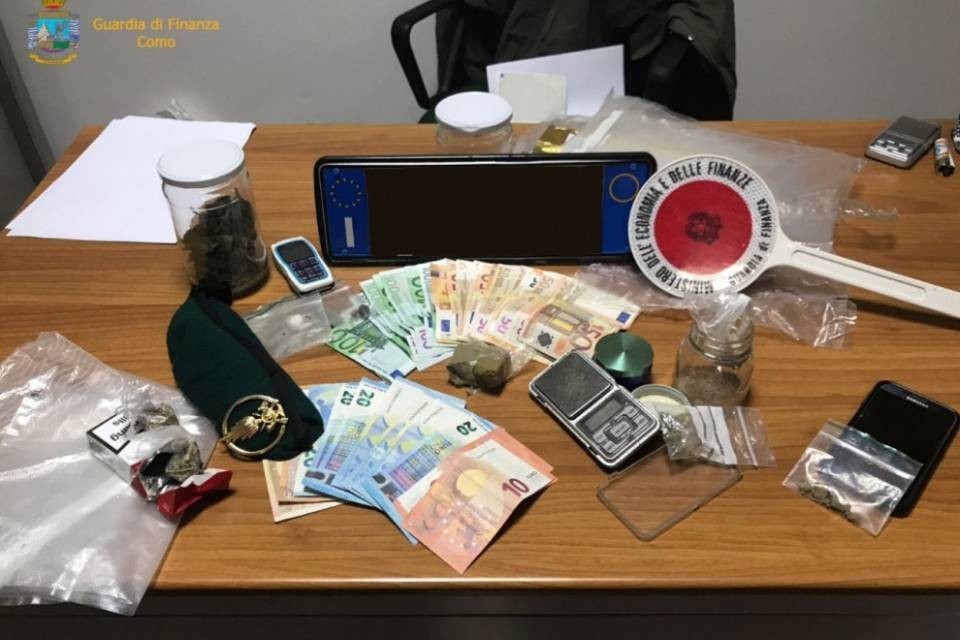 Spacciatore arrestato al confine