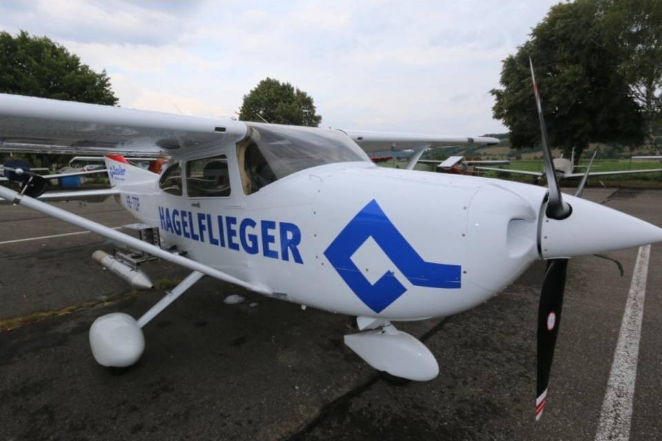 Un aereo per combattere la grandine